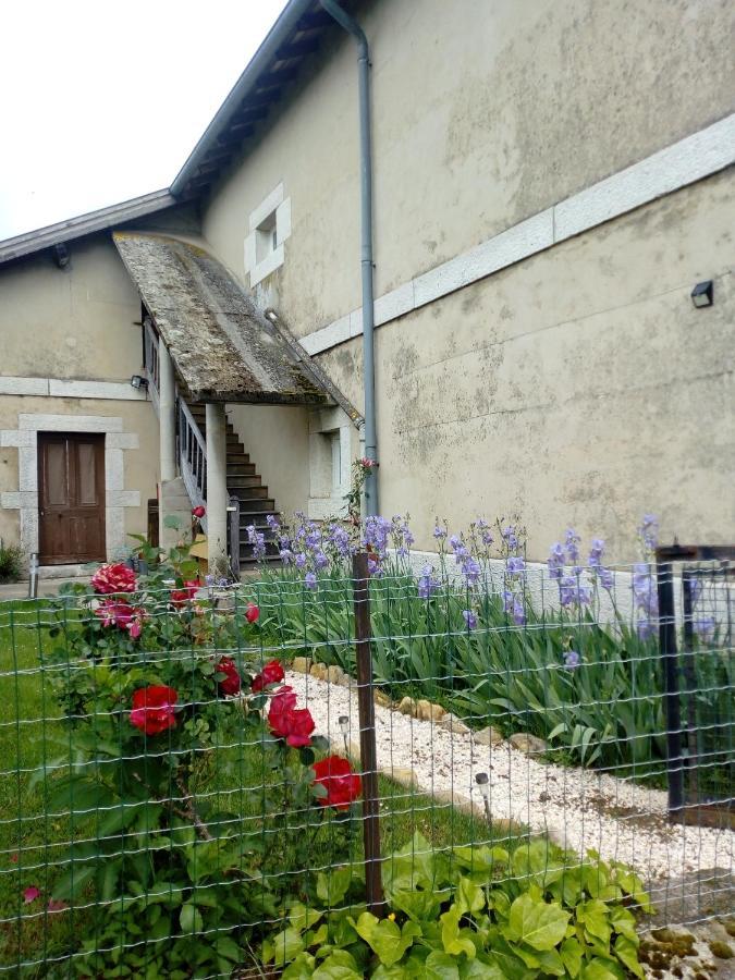Le Gite Du Haut Chatillon-la-Palud Bagian luar foto